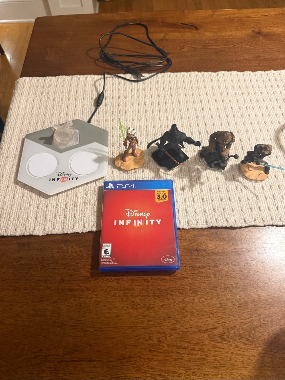 Wii Disney Infinity Console, Game and Star Wars pieces